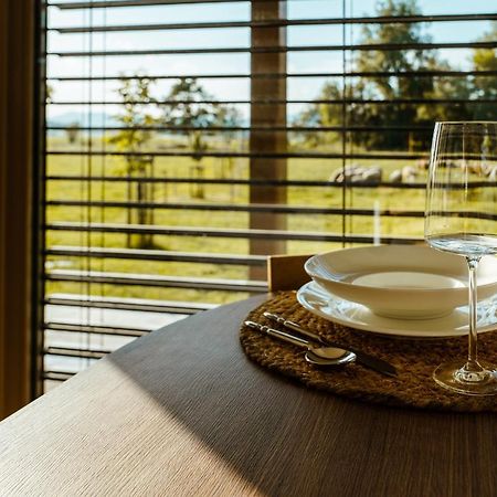 Fortun Estate - Apartmaji Ob Reki Kolpi Metlika Exteriör bild