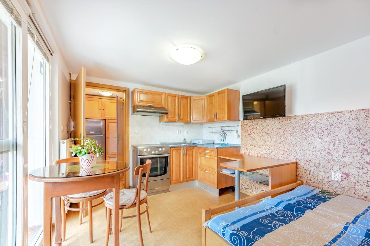 Fortun Estate - Apartmaji Ob Reki Kolpi Metlika Exteriör bild