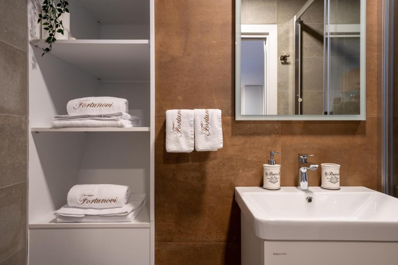 Fortun Estate - Apartmaji Ob Reki Kolpi Metlika Exteriör bild