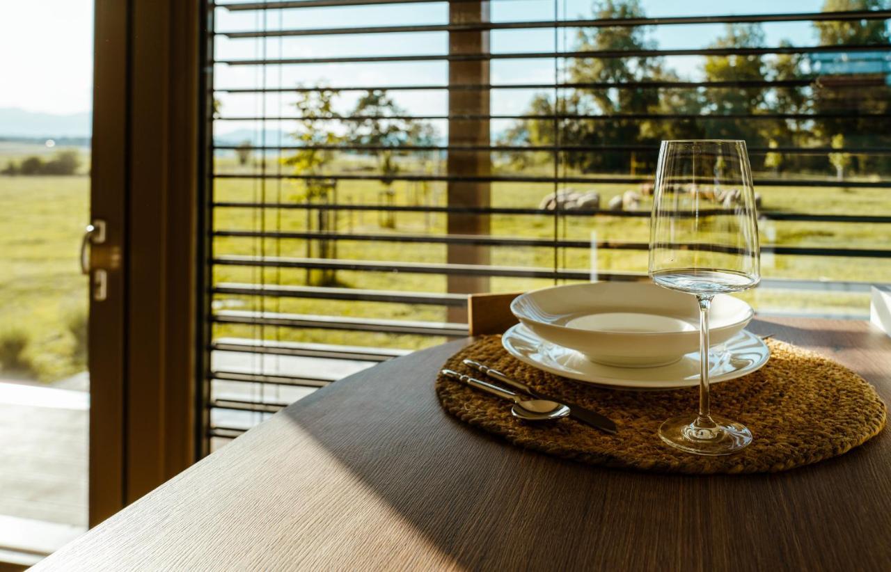 Fortun Estate - Apartmaji Ob Reki Kolpi Metlika Exteriör bild
